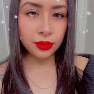 Meet your Posher, Iliana